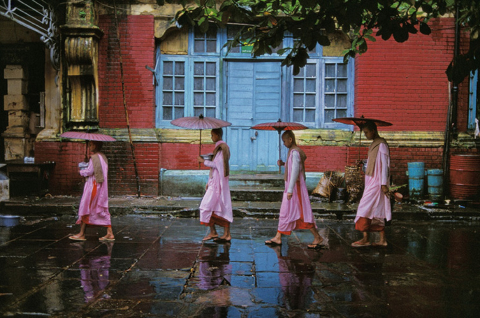 Steve McCurry: Procession of Nuns Rangoon, Burma, 1994 Signed, titled, dated and numbered on verso C-print 50 x 60 cm // 76 x 101 cm // 101 x 152 cm Editioned
