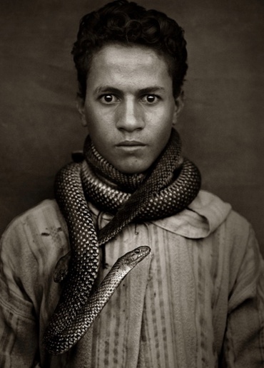 Albert Watson. Abas Chaeai, Snake Chramer, Marrakesch, Marokko, 1997