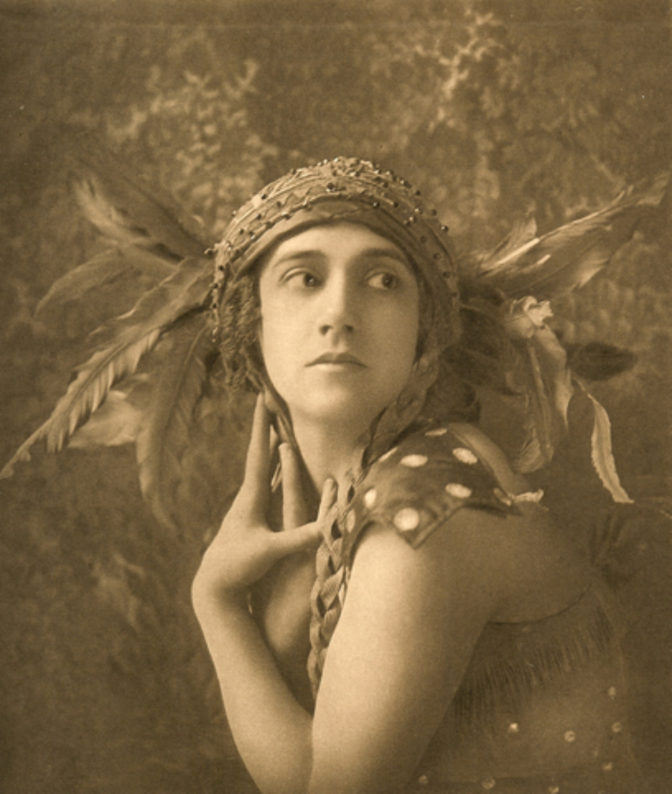E.O. Hoppé Tamara Karsavina, L'Oiseau de Feu 1911 Photogravüre