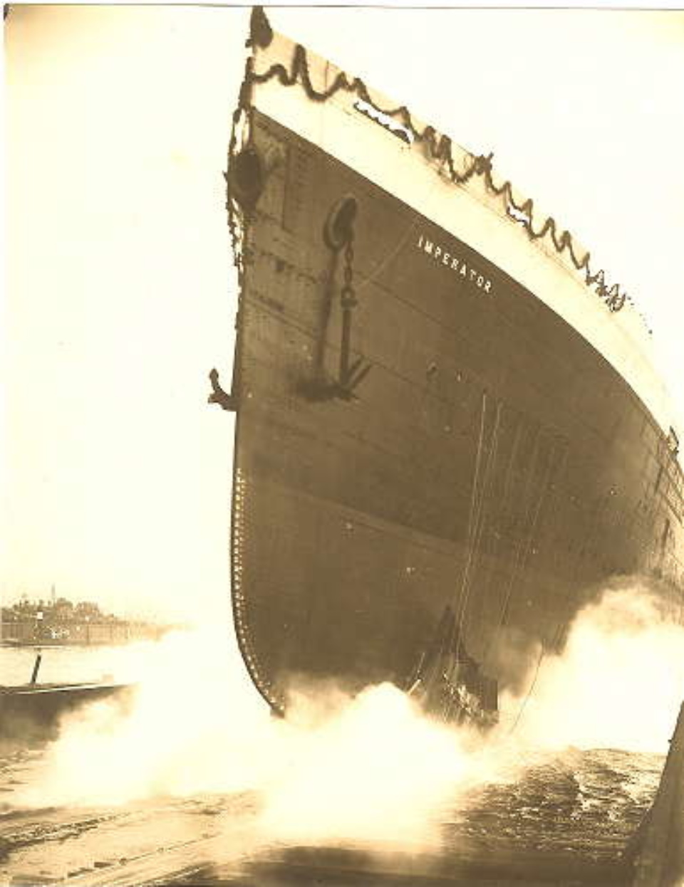 Alfred Eisenstaedt Full frontal view of the America Newport, Va, 1939 Gelatin Silver Print