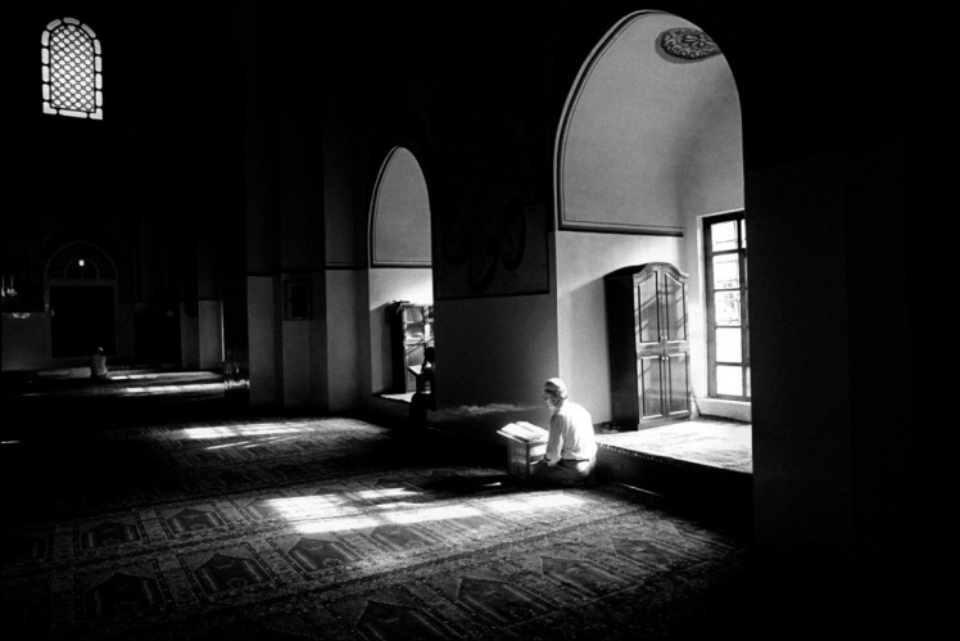 Amy Lyne: Mosque Turkey, 1997 Gelatin silver print
